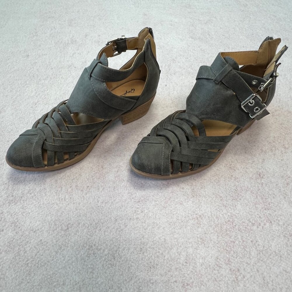 Qupid Grey Shoes Booties Size 5.5